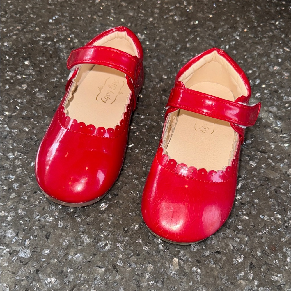 MG Baby SIZE 28 (SIZE 11) Red Kids Mary Jane Shoes. Good condition.